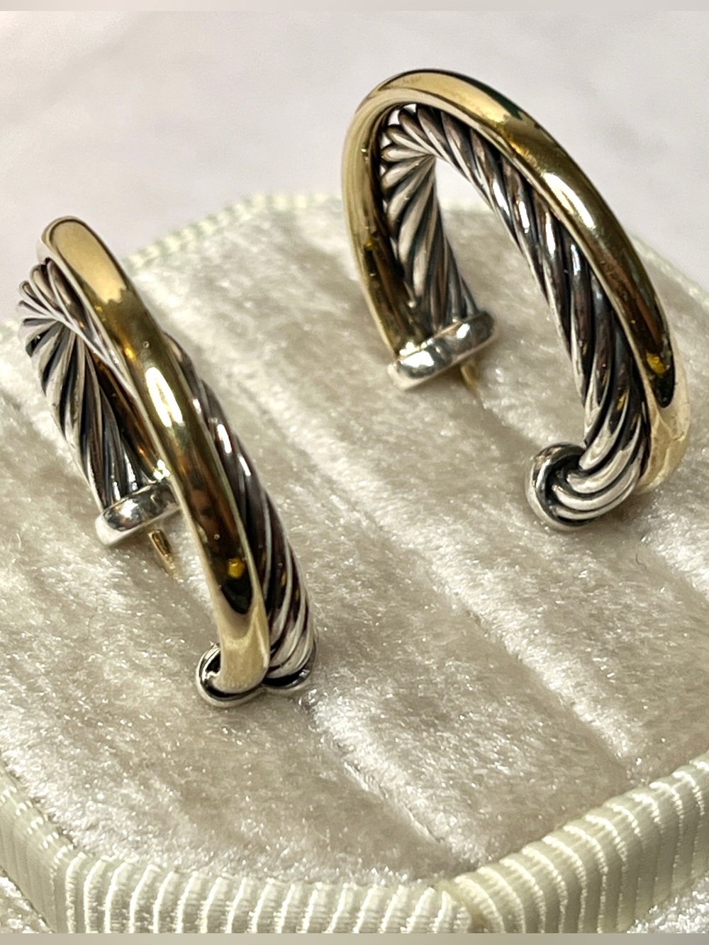 David Yurman 750 925 Gold Sterling Silver Cable Crossover Hoop Earrings 0.75”